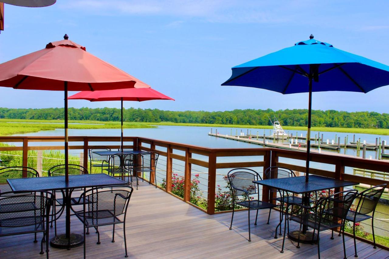 Surry Seafood Company Hotel Exterior photo